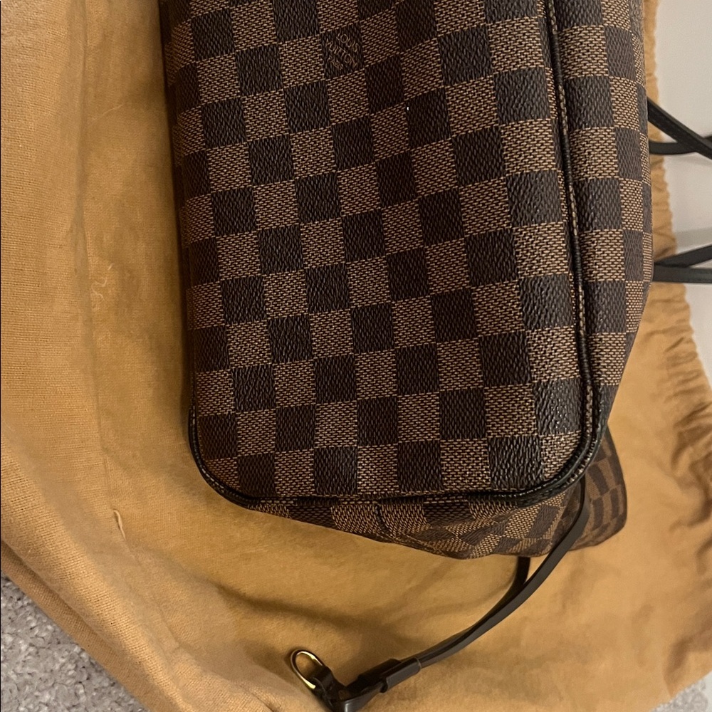 Louis Vuitton Damier Ebene never full MM . With dust bag and COA - Picture 8 of 8